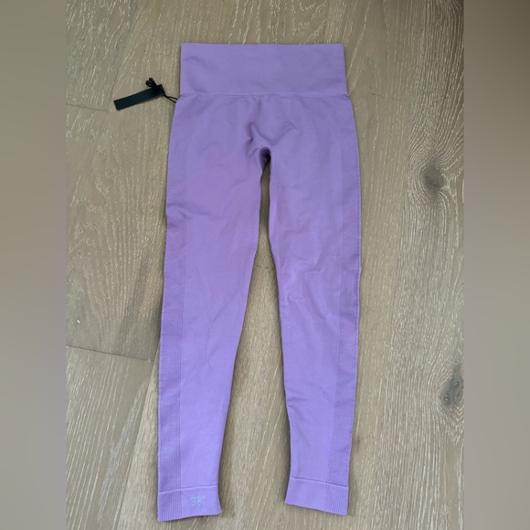 Set Active Small Purple Leggings. ๐โก๏ธ - Picture 2 of 4